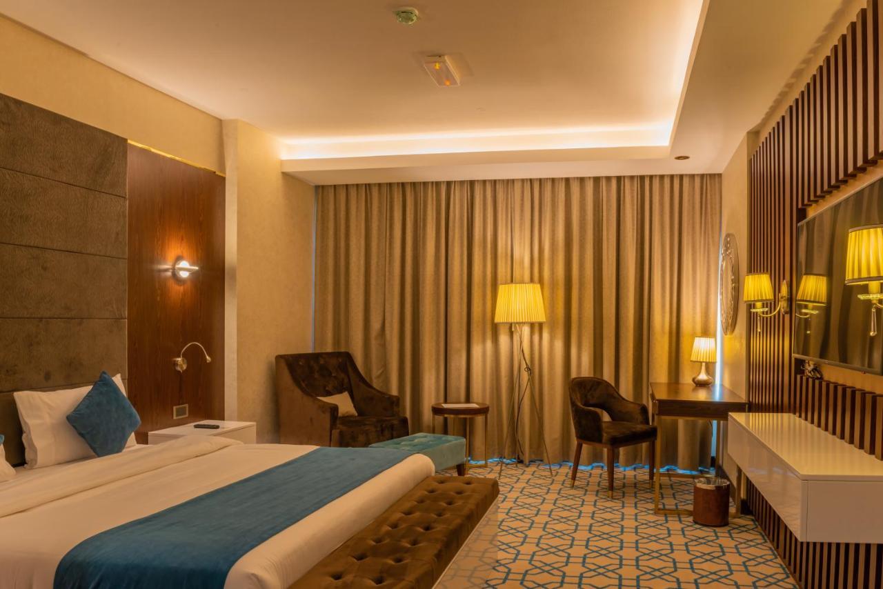 מוסקט Royal Crown Hotel מראה חיצוני תמונה