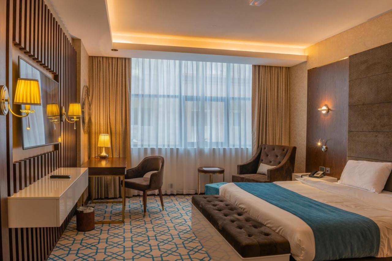 מוסקט Royal Crown Hotel מראה חיצוני תמונה