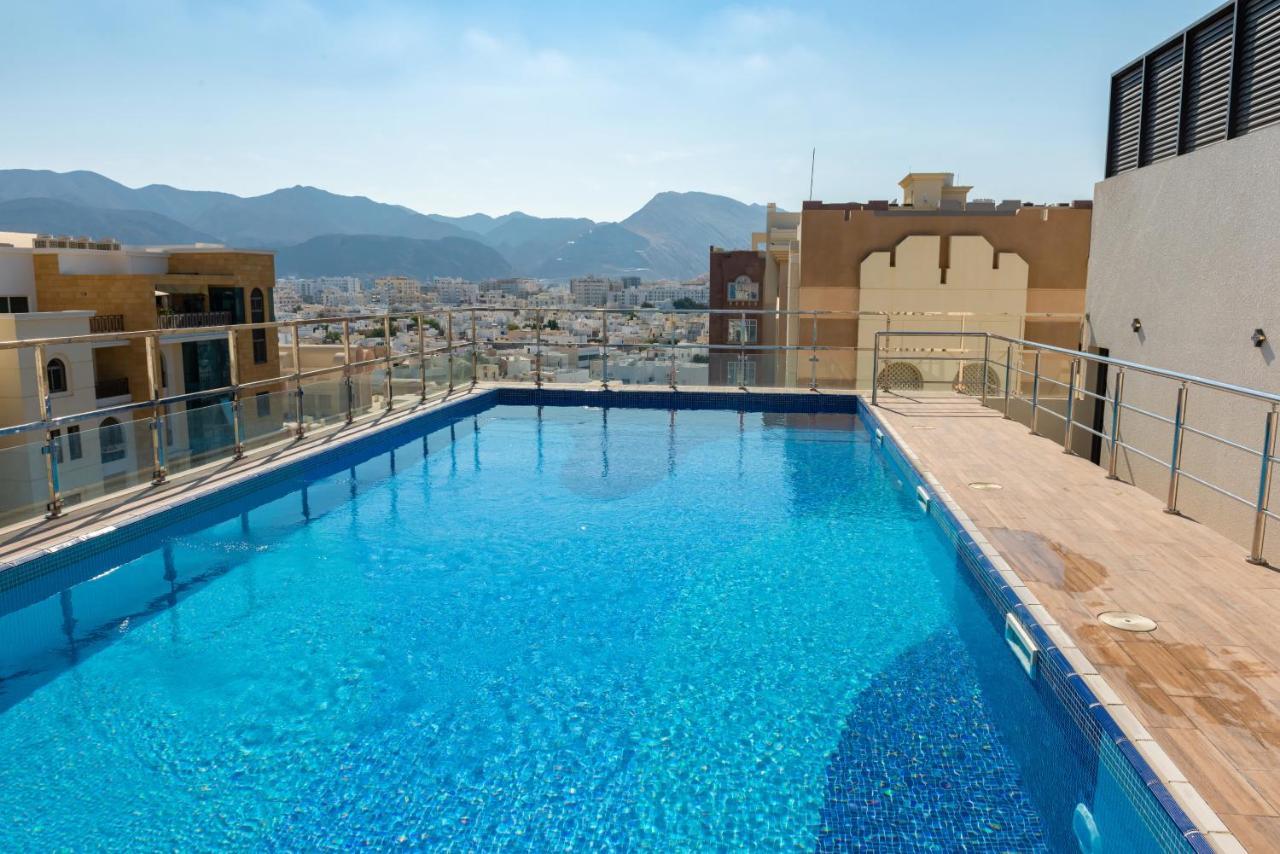מוסקט Royal Crown Hotel מראה חיצוני תמונה