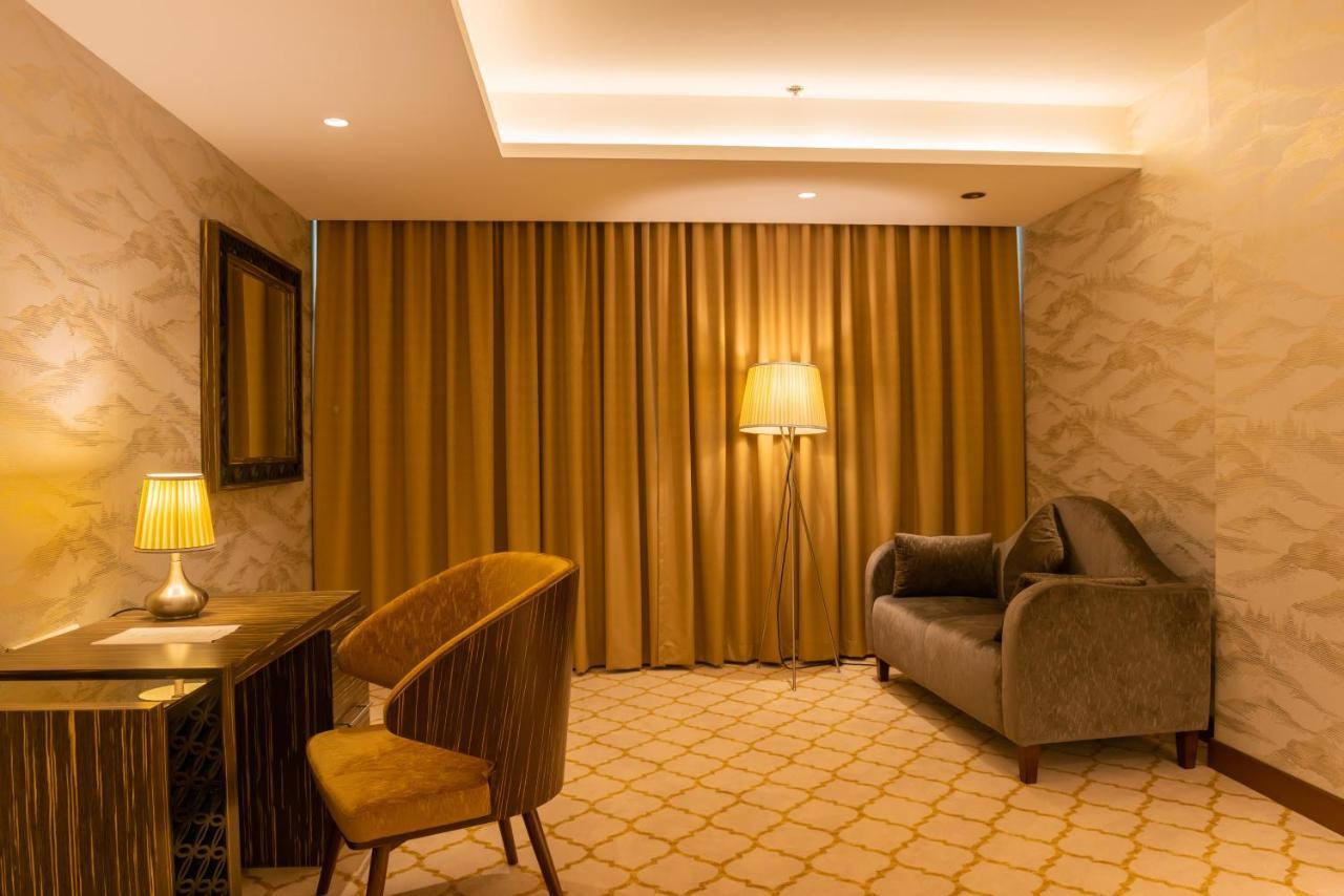 מוסקט Royal Crown Hotel מראה חיצוני תמונה
