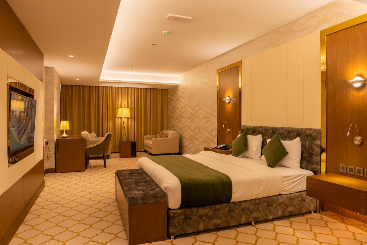 מוסקט Royal Crown Hotel מראה חיצוני תמונה