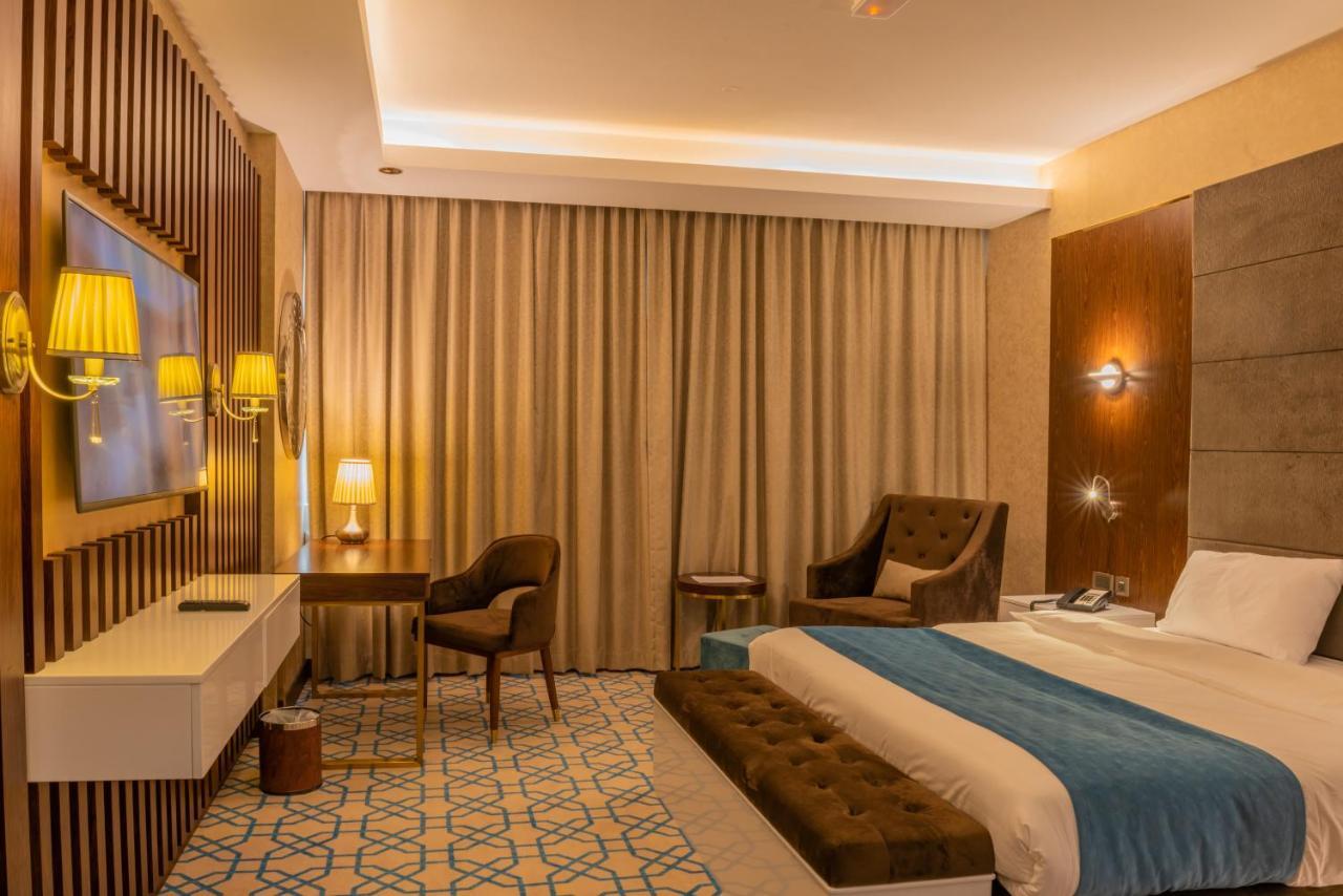 מוסקט Royal Crown Hotel מראה חיצוני תמונה
