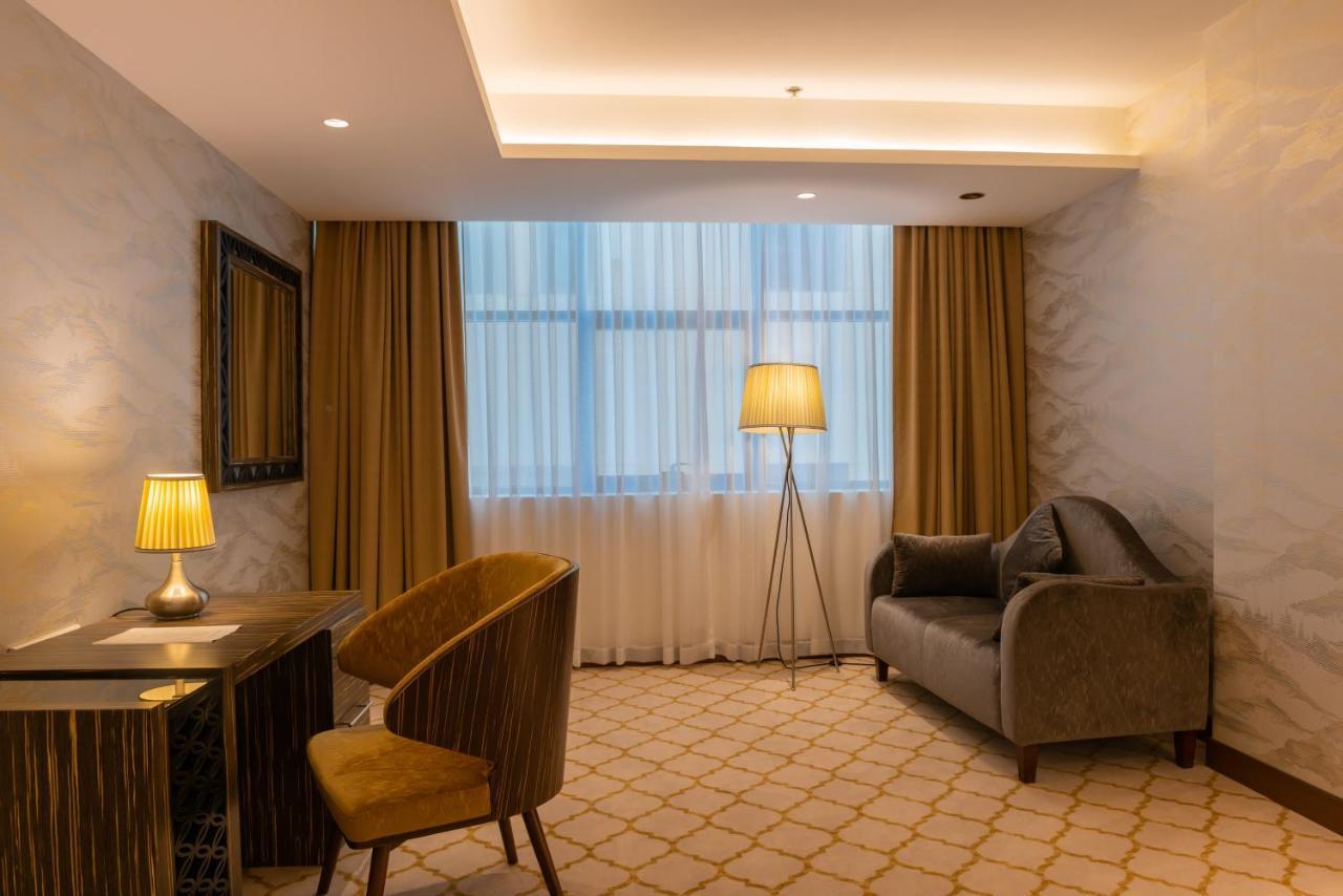 מוסקט Royal Crown Hotel מראה חיצוני תמונה