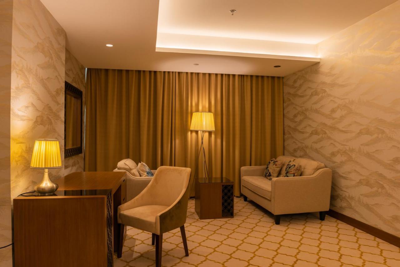מוסקט Royal Crown Hotel מראה חיצוני תמונה
