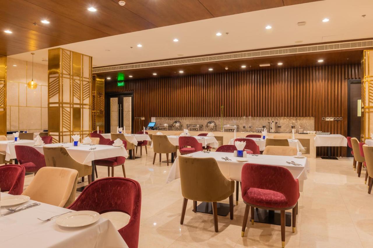 מוסקט Royal Crown Hotel מראה חיצוני תמונה